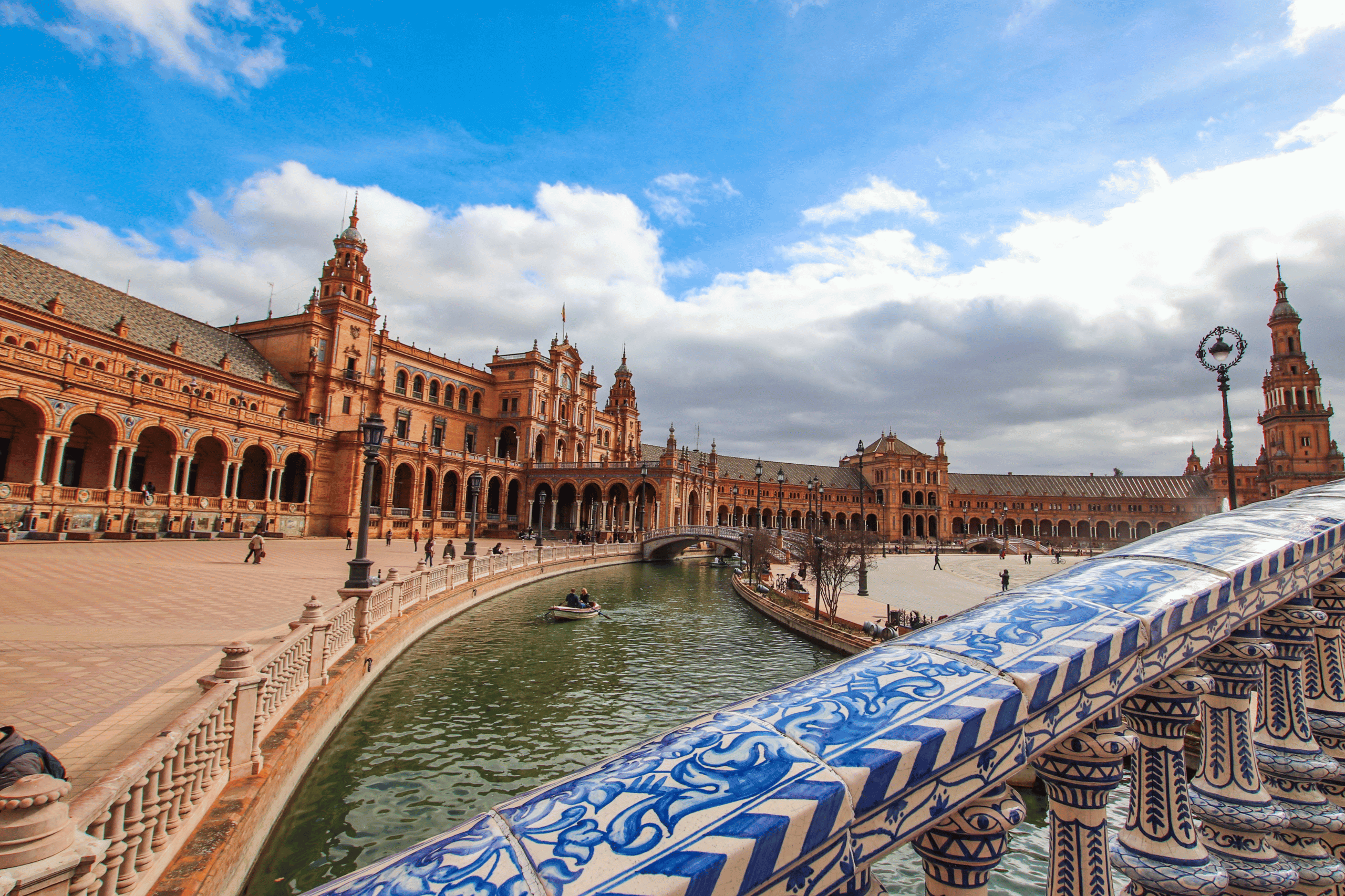 Casa Rural en Málaga con piscina - Plaza España Sevilla